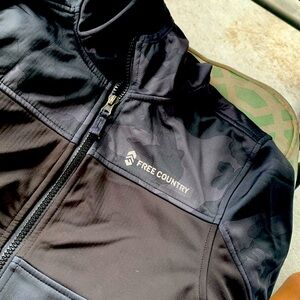 Free Country Boys Black Camo hooded jacket size 7-8